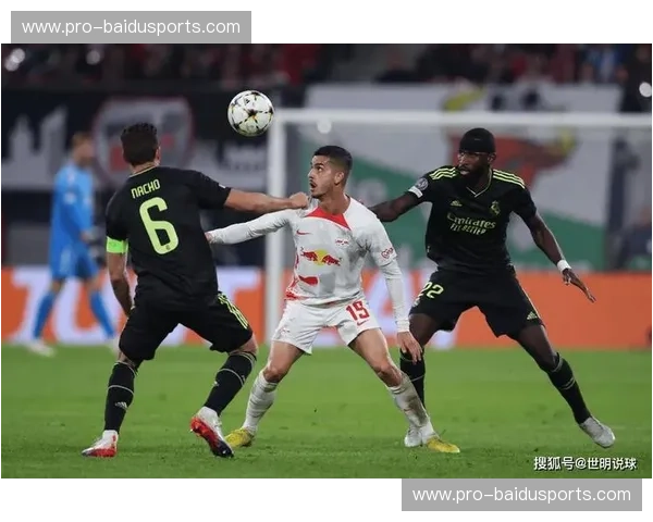 足球的狂潮:拜仁慕尼黑与汉堡的恩怨情仇,一场不容错过的德甲经典对决